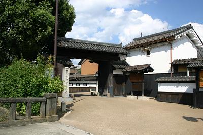 西口関門