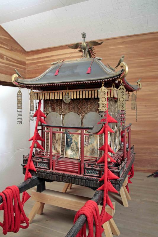 黒漆金銅装神輿
