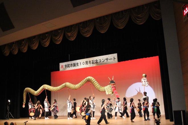 舞台で龍と太鼓のコラボ！の画像