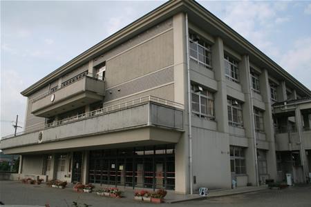 宇陀市立菟田野中学校の画像