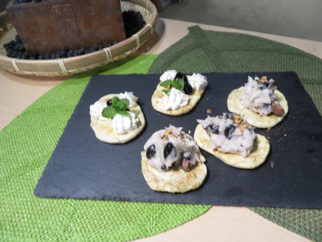 黒豆薄焼きパンの画像