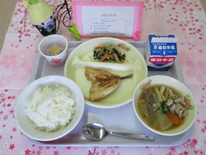 給食の写真の画像1