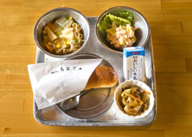 給食ランチ