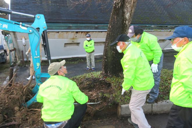伊那佐山登山者用の駐車場を整備！の画像3