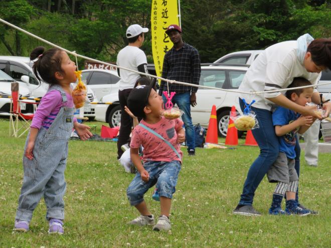 子ども祭りこどもパン喰い
