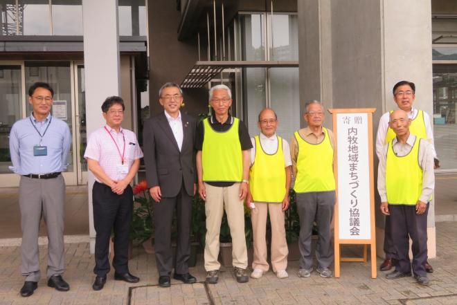 宇陀市特産ダリアの鉢植えを宇陀市に寄贈の画像3