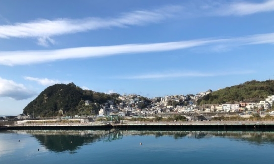 雑賀崎の街並みと青空の下に広がる海の景色を満喫の画像2