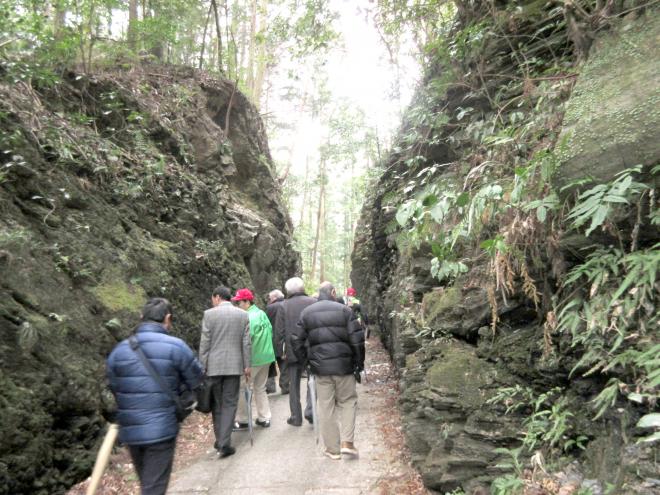 宮前視察の珍し峠を歩く