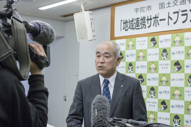 国土交通省近畿運輸局から「地域公共交通サポートプラン」提案書の交付を受けました。の画像3