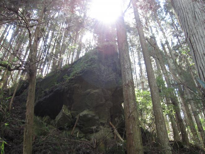 姫隠し岩の画像