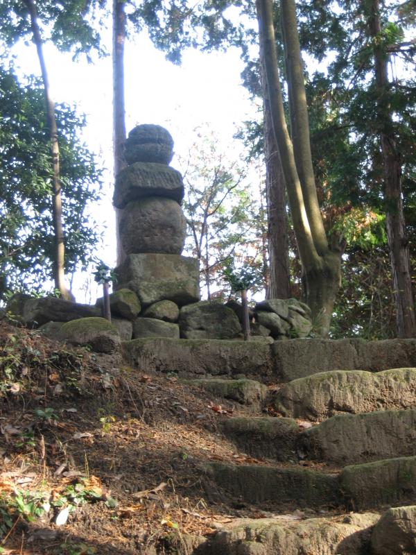 山部赤人墓の画像