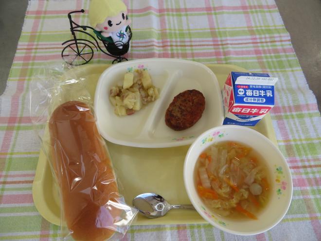 給食の写真の画像1