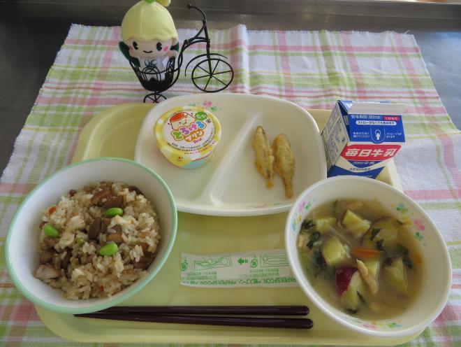 給食の写真の画像2