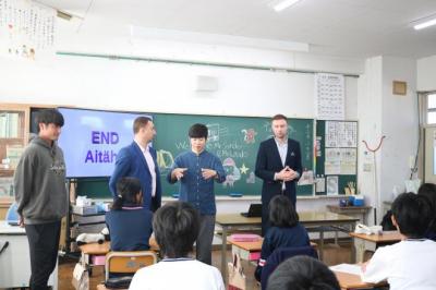 市内小学校への訪問