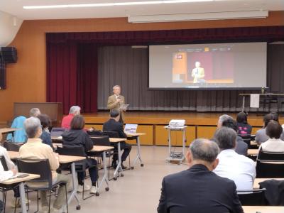 タリン工科大学クレッサーレカレッジ　メリット学長特別講演のようす