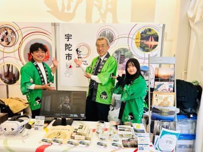 大阪・関西万博「関西パビリオン」宇陀市PRブースを視察する市長